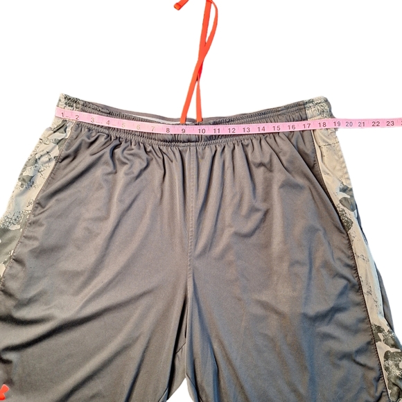 Under Armour shorts - Picture 6 of 8